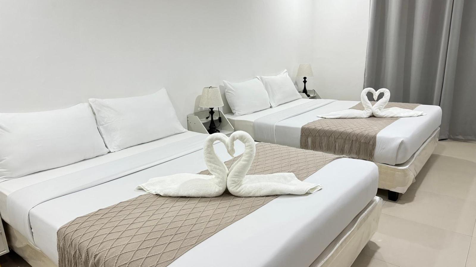 Bavarian Guest House 安吉利斯 外观 照片